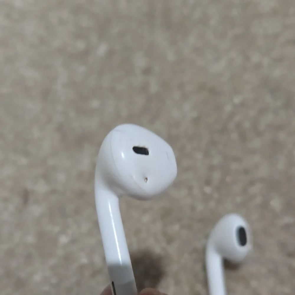 Apple Wired EarPods with Lightning